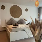 Kingsize Bett Boho Mit Tiefgarage Naehe Salzburg Lejlighed *