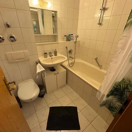 Kingsize Bett Boho Mit Tiefgarage Naehe Salzburg Διαμέρισμα